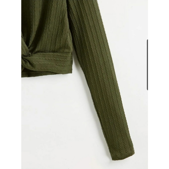 [2/22] Long Sleeve Twist Crop Top - Picture 5 of 6